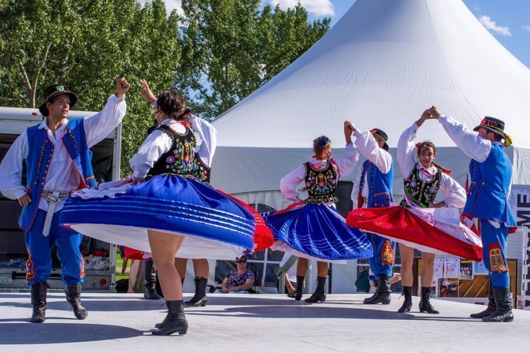Polish traditional dancing