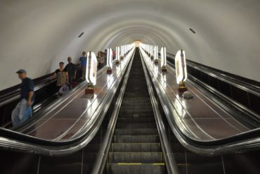Het metrostation Arsenalna in Kiev, gebouwd in het Sovjettijdperk, is het diepste metrostation ter wereld