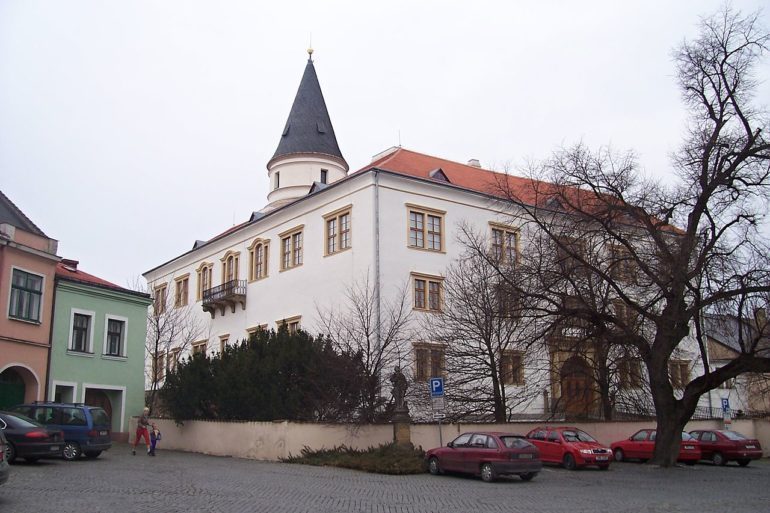 Přerov plant, die Mauer wieder voll funktionsfähig zu machen und einen oberirdischen Pavillon zu installieren, der den Besuchern des Comenius-Museums eine schattige Oase bietet.