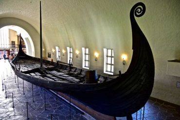 La magnifica nave Oseberg Museo delle navi vichinghe a Oslo, Norvegia.