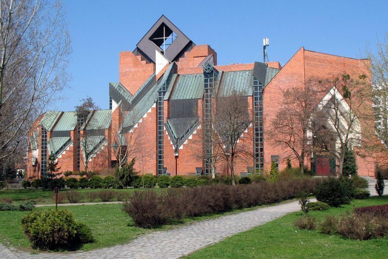 Kuba Snopek says that these modern churches are “the most distinctive Polish contribution to the architectural heritage of the 20th Century."