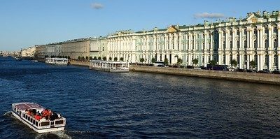 De blog bevat een griezelig lege Sint-Petersburg.