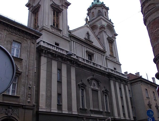 Sacred Heart of Jesus Basilica in Zagreb is een van de meest iconische gebouwen vol met puin na verwoesting door de aardbeving.