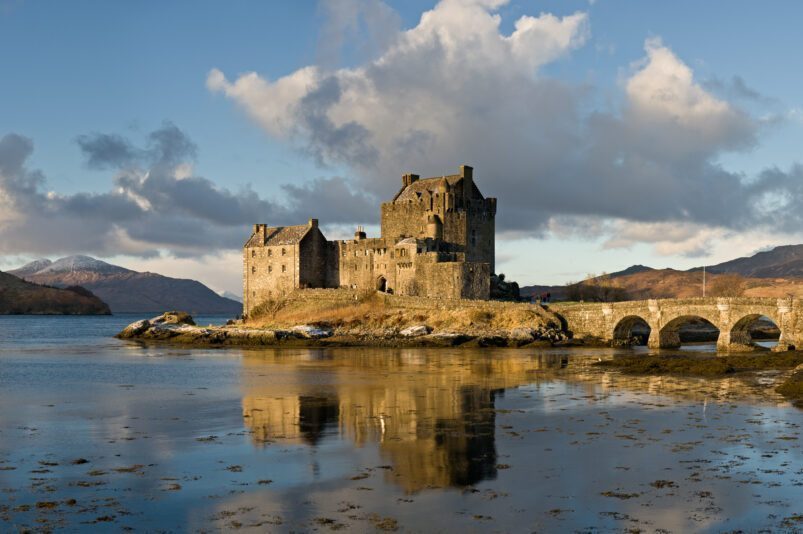 Castillo de Eilean Donan. Escocia es famosa por sus impresionantes castillos y casas señoriales.
