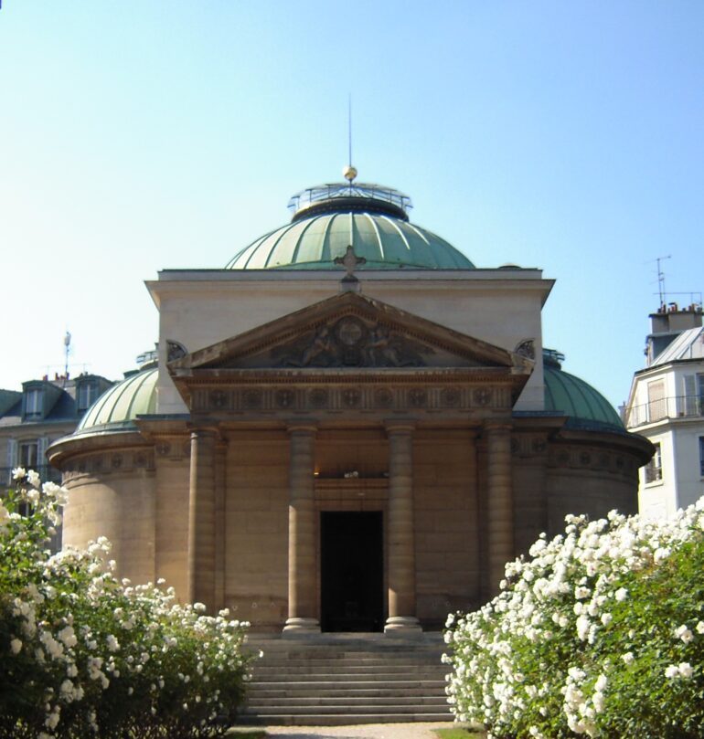 La Chapelle Expiatoire is located on Place de la Concorde, then Place de la Revolution.