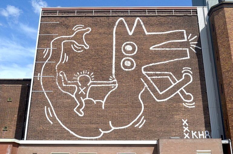 The mural is located in Amsterdam's Central Markthallen.