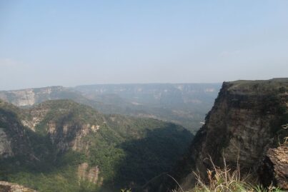 El Parque Nacional Balphakram es parte del Área de Conservación Garo Hills en India
