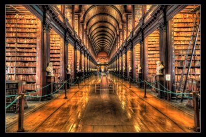 Der Lange Raum des Trinity College in Dublin wird als "Irlands schönster Raum" bezeichnet.