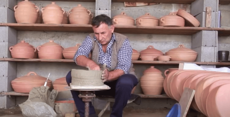 Zlakusa pottery making