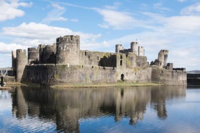 Caerphilly Castle in Wales in 2018. Afbeelding: DeFacto Wikimedia CC BY-SA 4.0