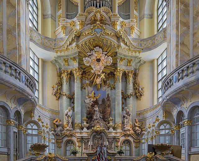 Interior of the Frauenkirche in Dresden, Germany. Image: CEphoto, Uwe Aranas via Wikimedia CC BY-SA 3.0