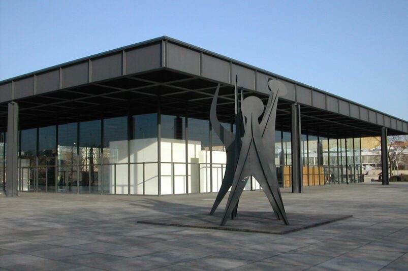 Mies van der Rohes Neue Nationalgalerie in Berlin. Bild: Harald Kliems über Wikimedia CC BY-SA 2.0