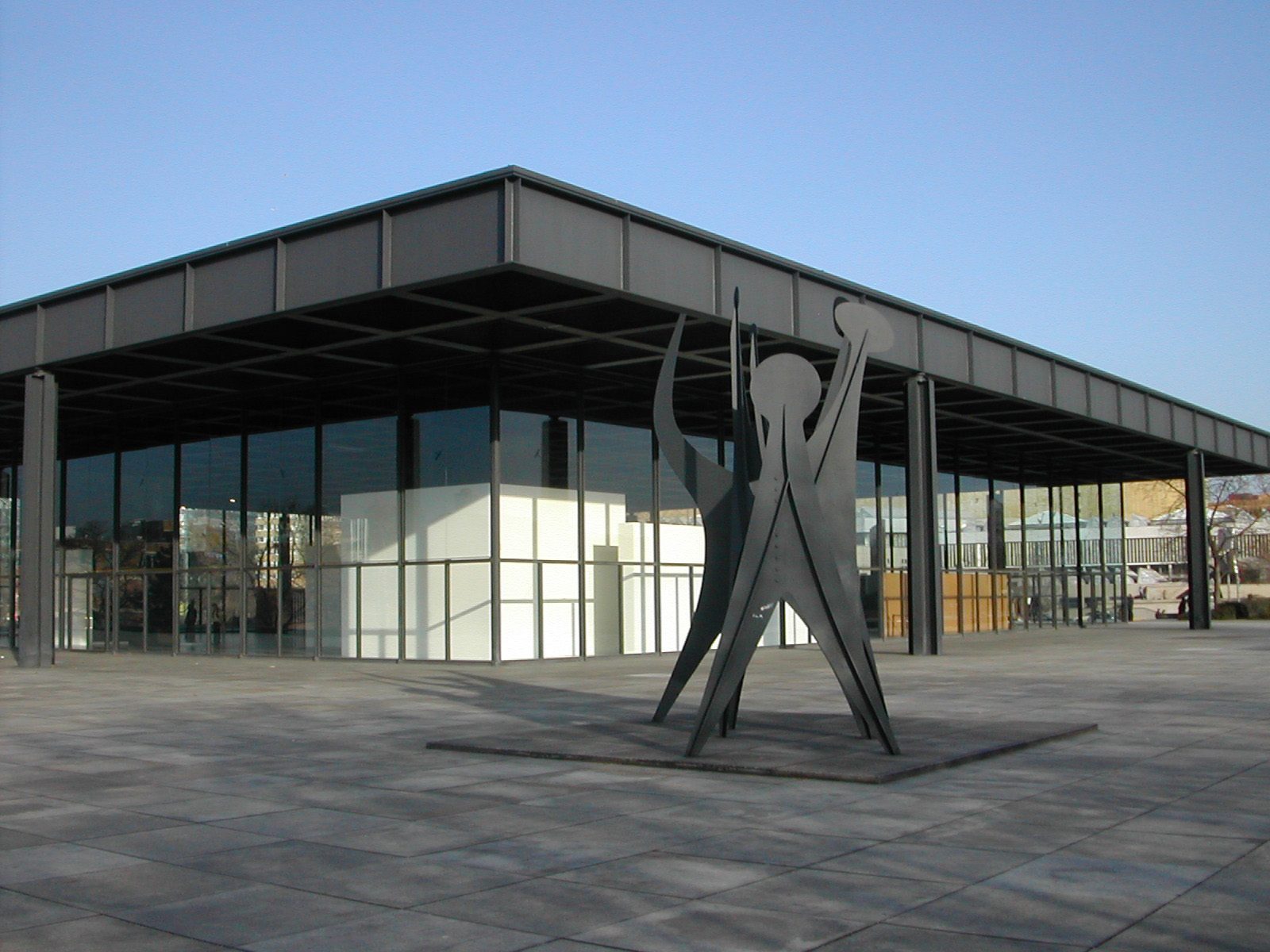 Mies van der Rohe's Neue Nationalgalerie in Berlijn. Afbeelding: Harald Kliems via Wikimedia CC BY-SA 2.0