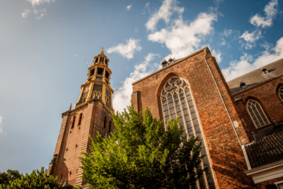 Die Aa-Kirche (niederländisch: Aa-kerk) in Groningen, Niederlande. Bild: rik_de_groot über Canva CC0