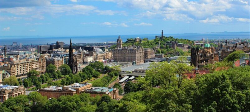 Edinburgh, the capital city of Edinburgh. Image via Pixabay