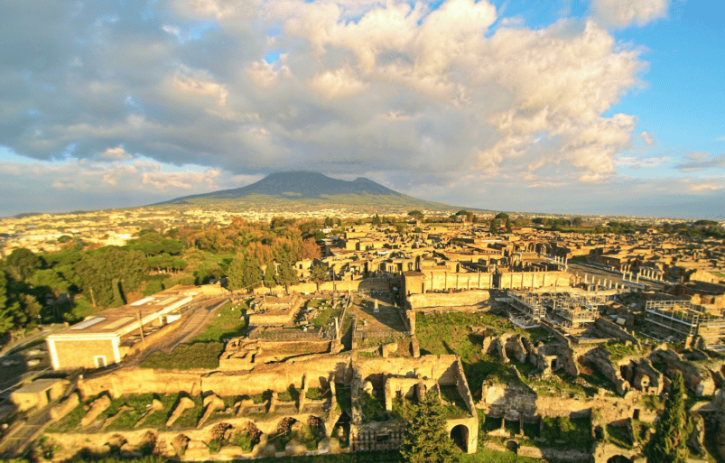 After the eruption, much of Pompeii was surprisingly well preserved. Image via Wikimedia under CC BY-SA 4.0