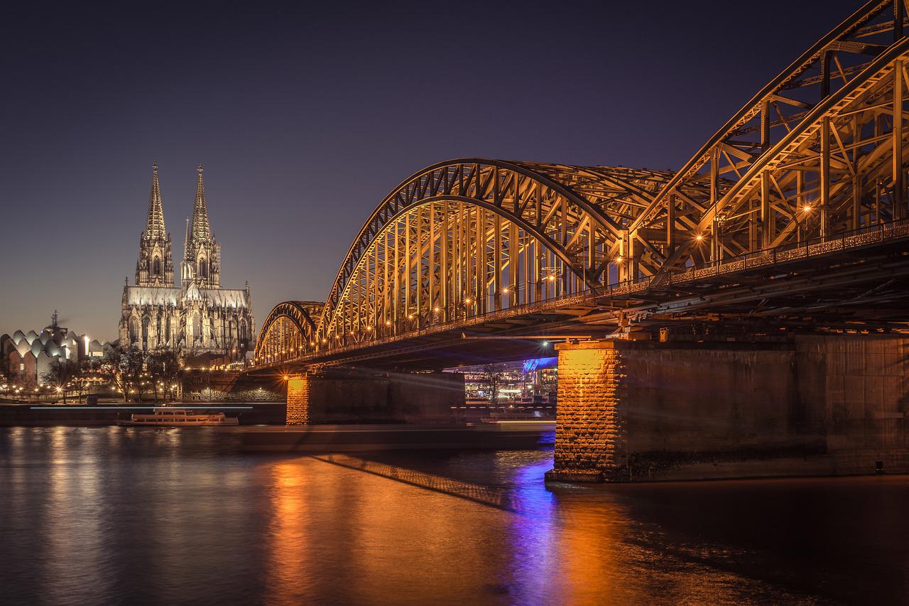 Keulen/Köln-brug. Afbeelding via Pixabay
